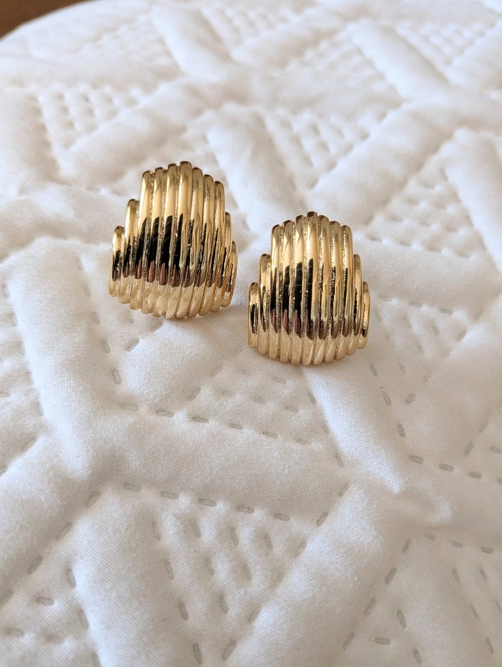 Gold Plated Stud Earrings Ribbed Large Retro Luxury